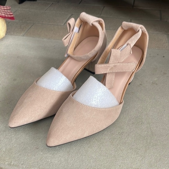 Neutral Pointed Toe Heels Faux Suede 8-8.5 - Picture 1 of 5